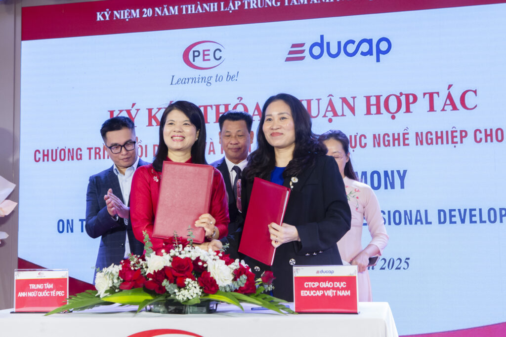 Khoảng khắc mang tính chiến lược tại buổi ký kết hợp tác của Educap và PEC.