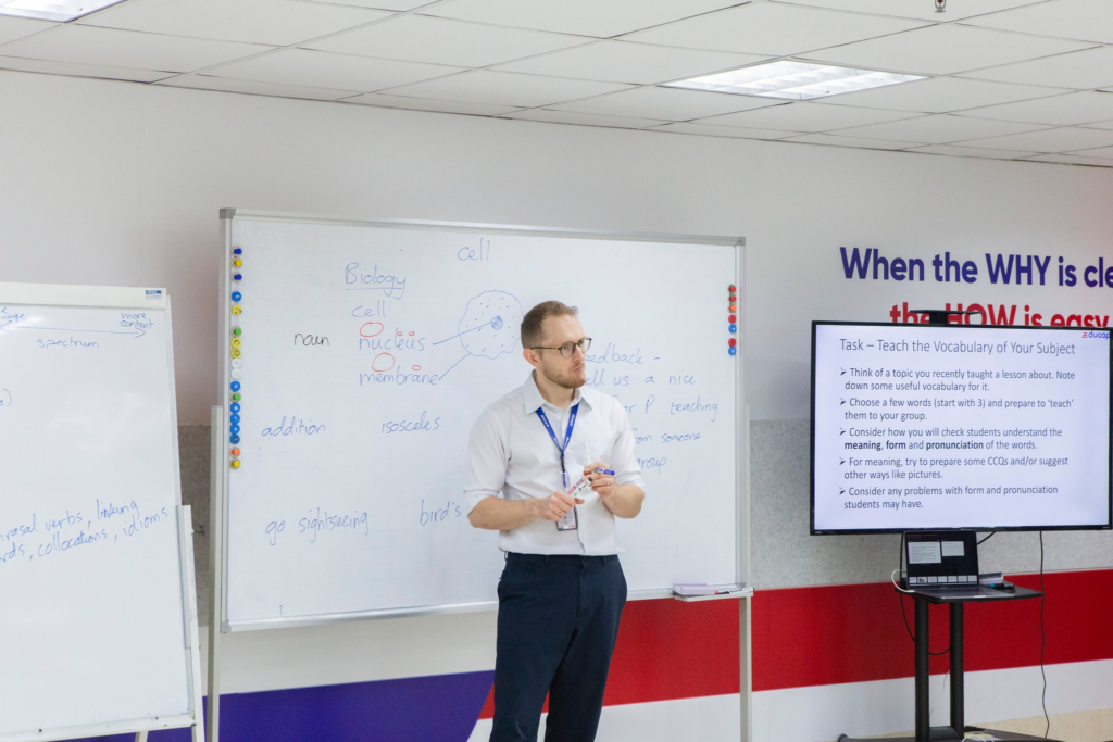 EMI mở ra những cơ hội nghề nghiệp nào cho giáo viên Toán/Lý?