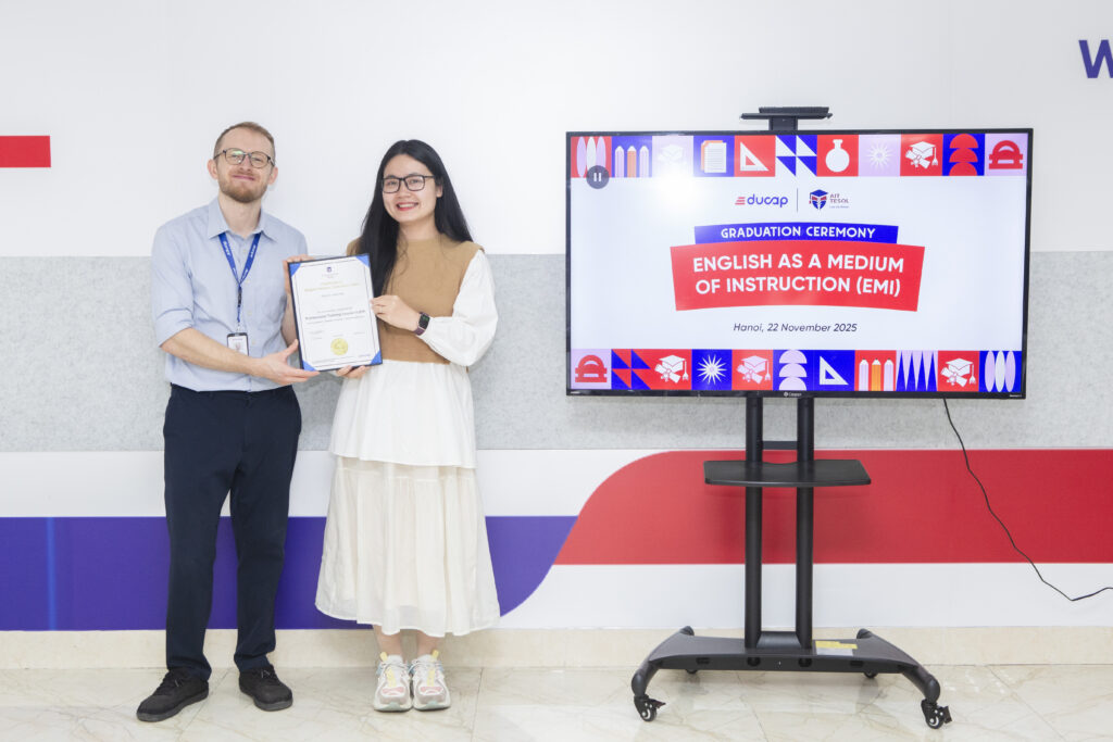 Lộ trình trở thành giáo viên EMI tại Việt Nam 2026